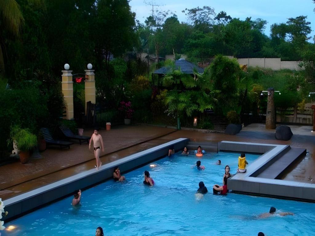 Wonua Monapa Hotel Resort Kendari Exterior foto