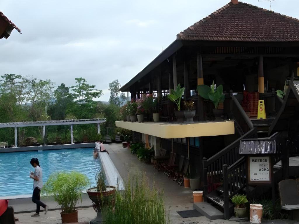Wonua Monapa Hotel Resort Kendari Exterior foto