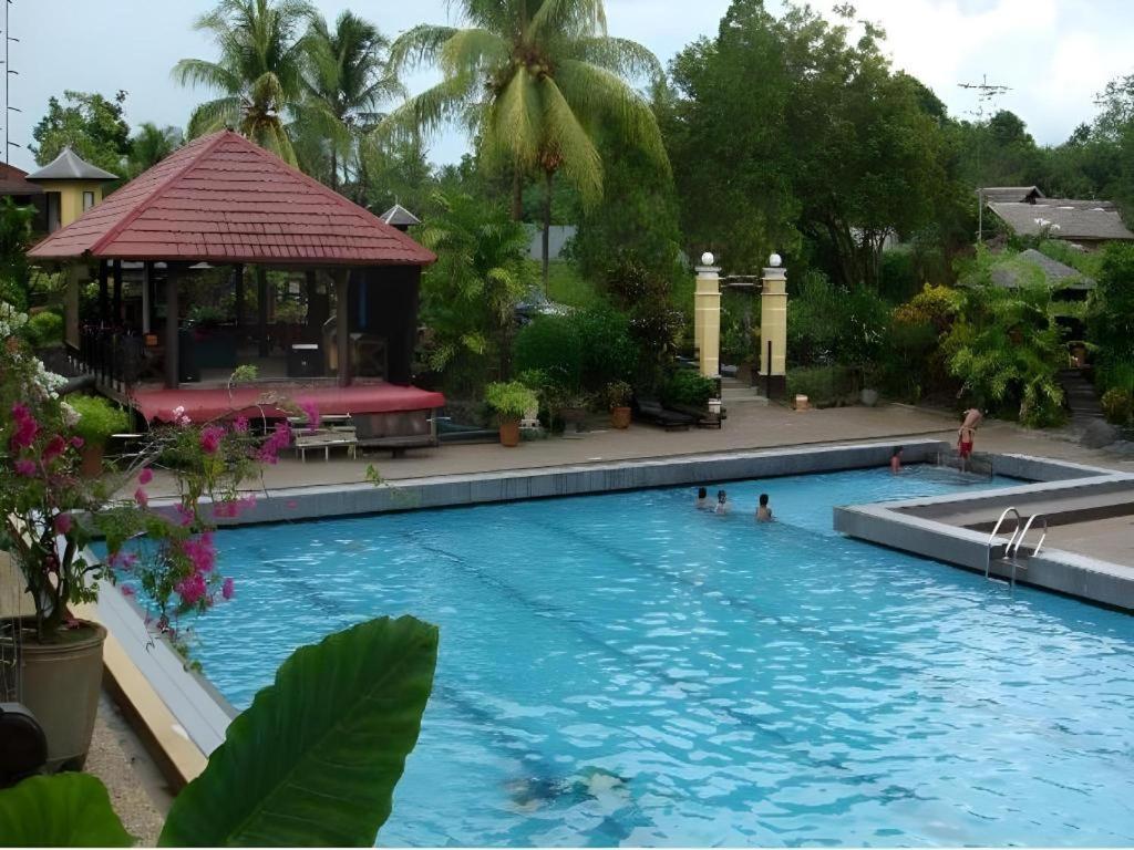 Wonua Monapa Hotel Resort Kendari Exterior foto