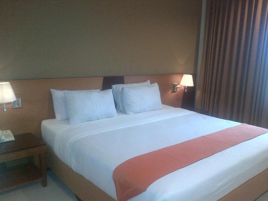 Wonua Monapa Hotel Resort Kendari Exterior foto