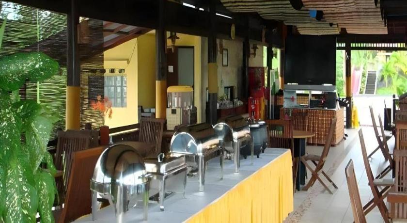 Wonua Monapa Hotel Resort Kendari Exterior foto