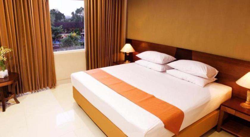 Wonua Monapa Hotel Resort Kendari Exterior foto