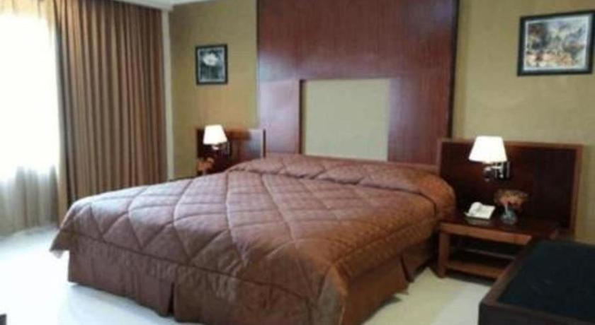 Wonua Monapa Hotel Resort Kendari Exterior foto