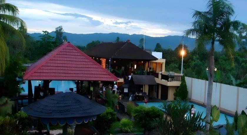 Wonua Monapa Hotel Resort Kendari Exterior foto