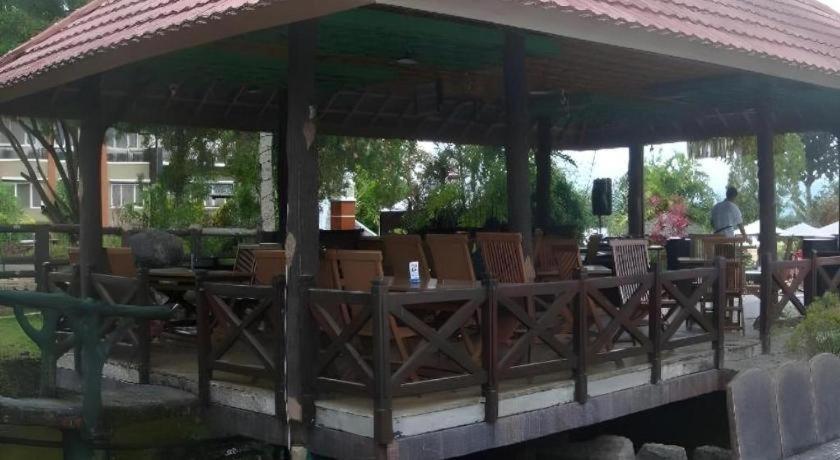 Wonua Monapa Hotel Resort Kendari Exterior foto